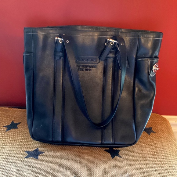 Coach Shoulder Bag - Picture 1 of 4